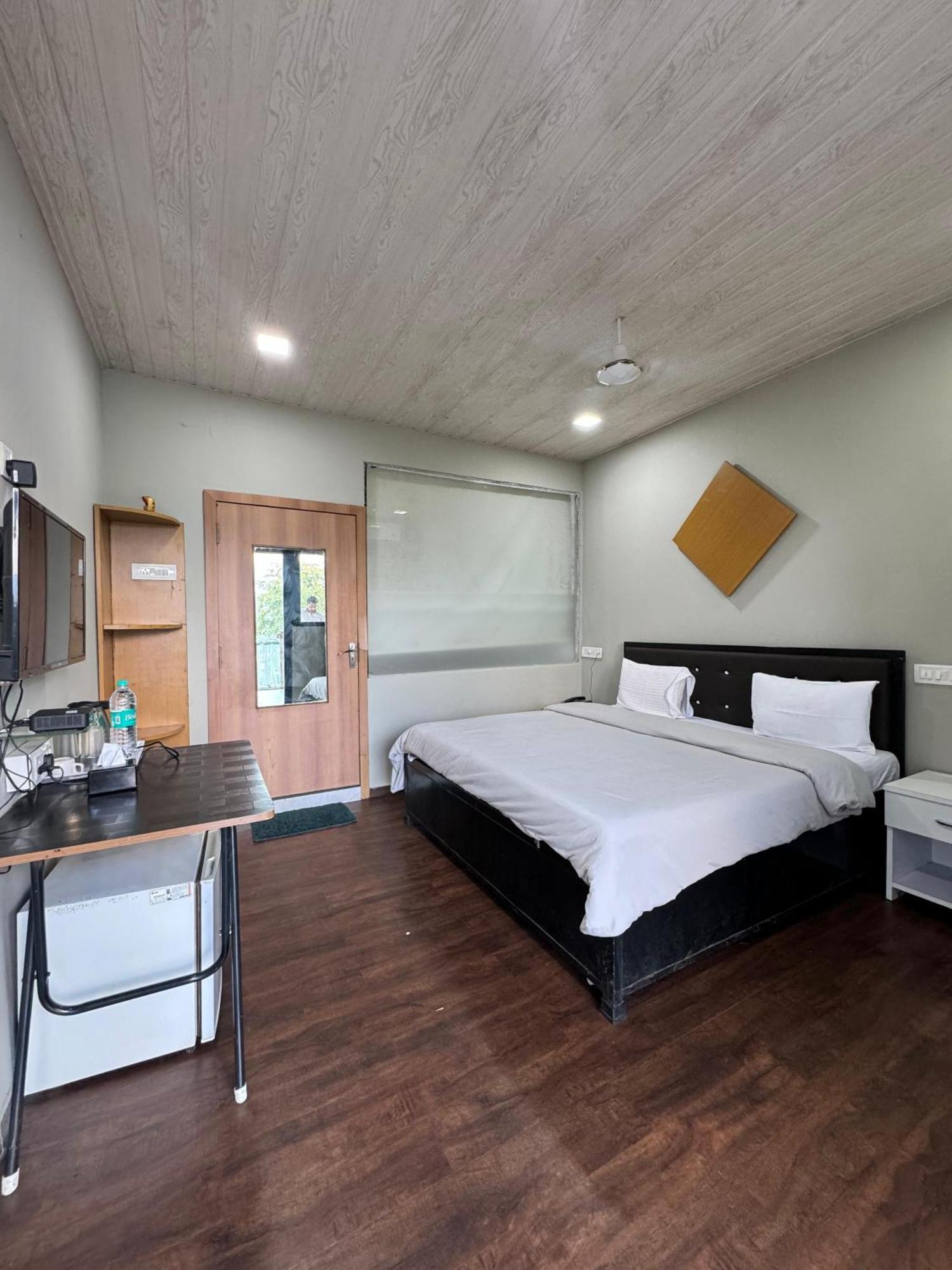 The Canvas Resort In Lonavla Экстерьер фото
