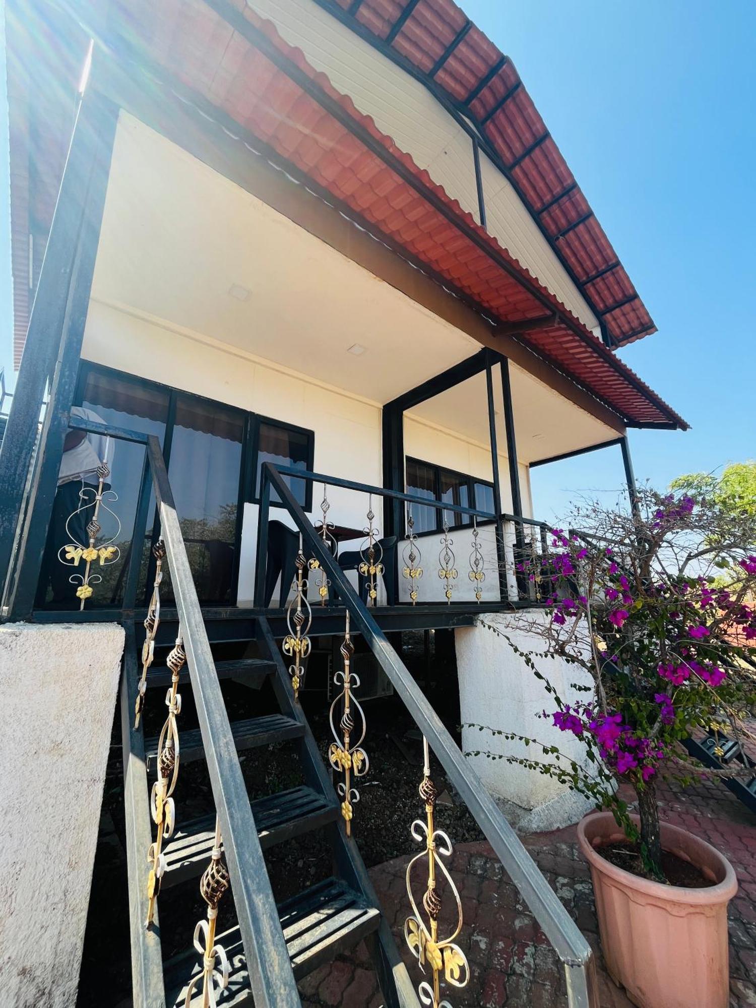 The Canvas Resort In Lonavla Экстерьер фото